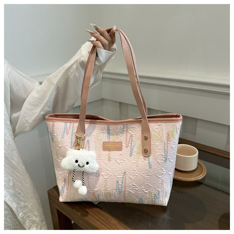 Sac fourre-tout nouveau style, sac à bandoulière de travail à texture pendentif simple et mignon  en nylon imperméable présente un motif gaufré et un porte-clés en forme de nuage.