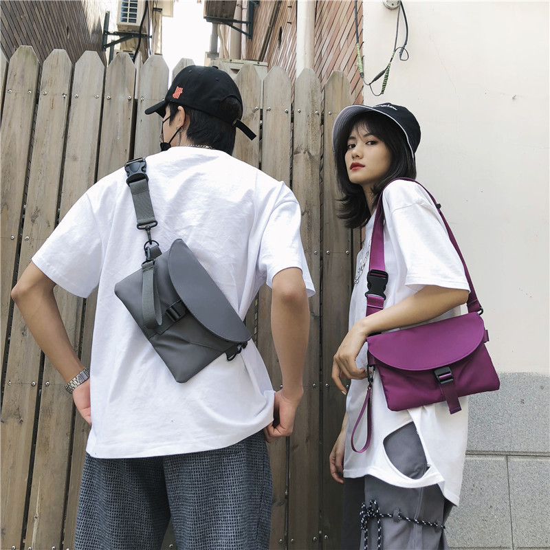 Sac à bandoulière de rue japonais, un petit sac de poitrine décontracté en nylon polyvalent et polyvalent, un sac de taille, une pochette de couple pour les femmes