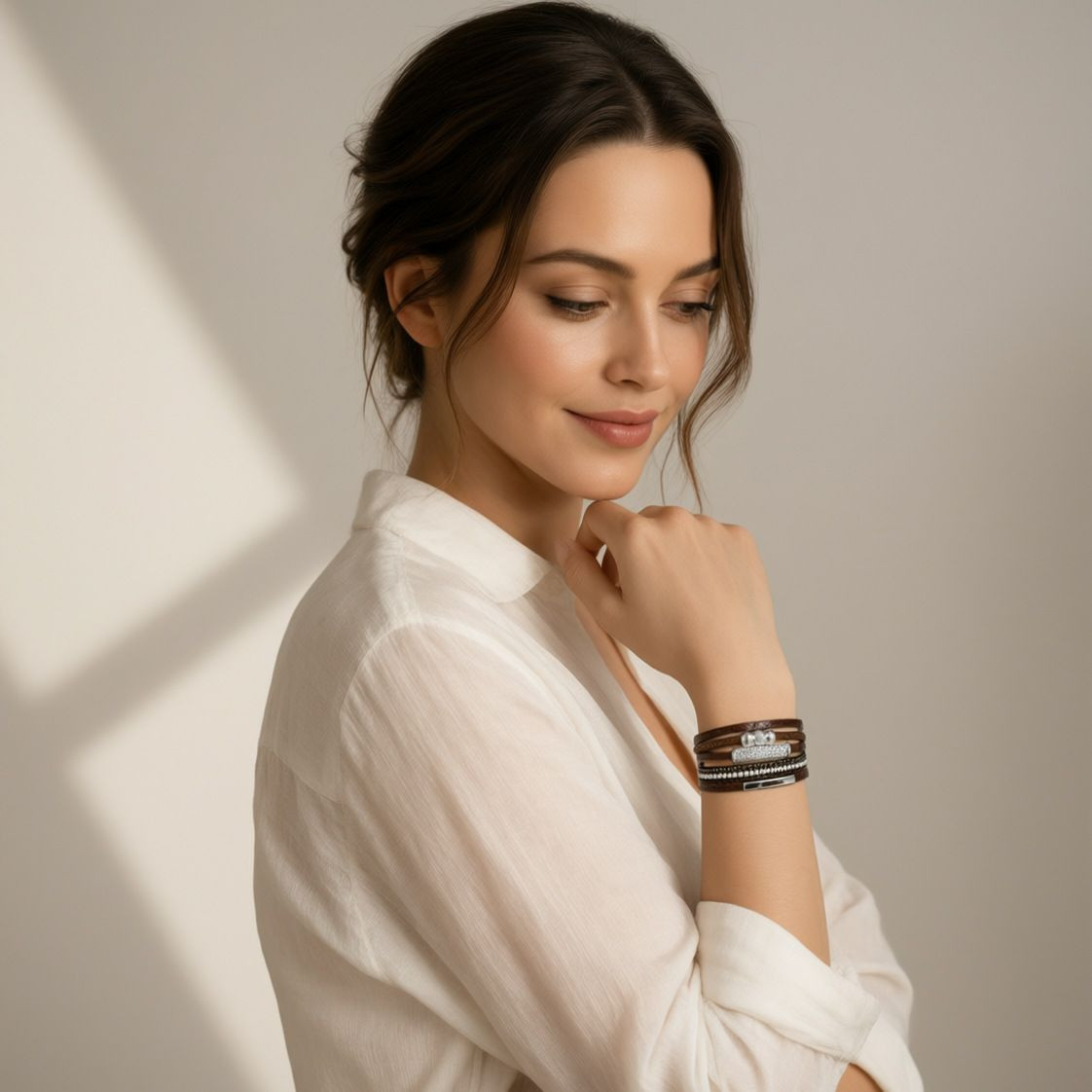 Bracelet en cuir PU multicouche de style bohème pour femmes, boucle magnétique simple avec diamants, bijoux de bracelet marron rétro à la mode