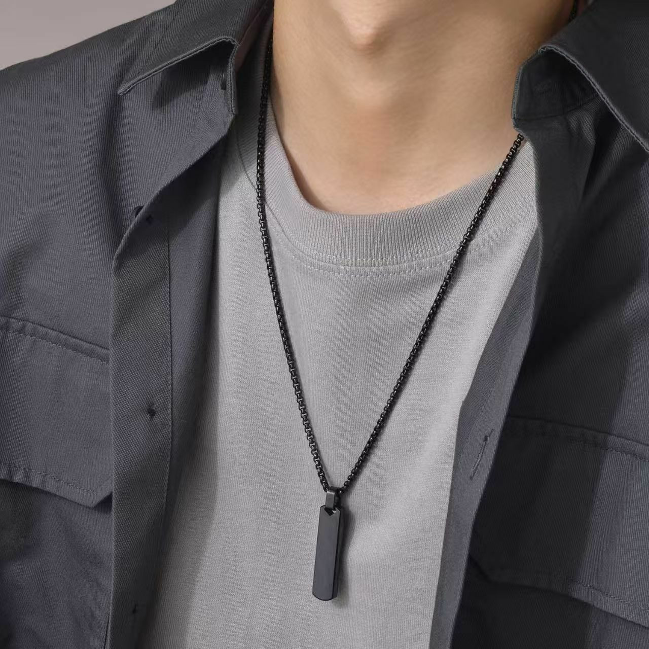 Stainless steel rectangular military-style dog tag pendant necklace (3.7 cm long, 1 cm wide, 15.7 g) on ​​a 60 cm chain