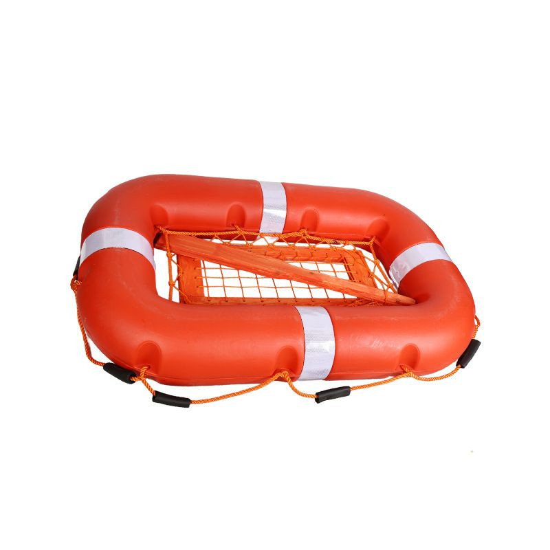 Radeau ou flotteur de sauvetage rigide en polyéthylène (HDPE) de couleur orange vif, souvent utilisé pour le secours aquatique, les navires ou les interventions en cas d'inondation.