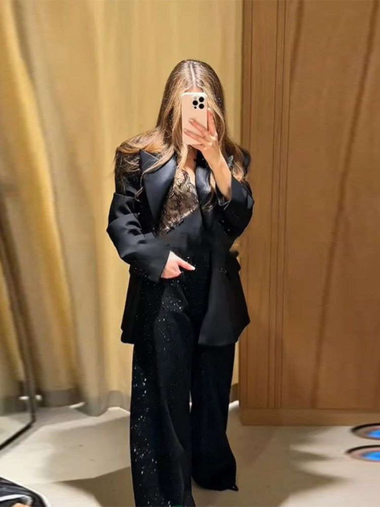 Nouveau pantalon jean ballon large noir scintillant avec des paillettes tendance de qualité porté souvent avec un blazer noir pour femmes, pour personnalité à la mode polyvalent