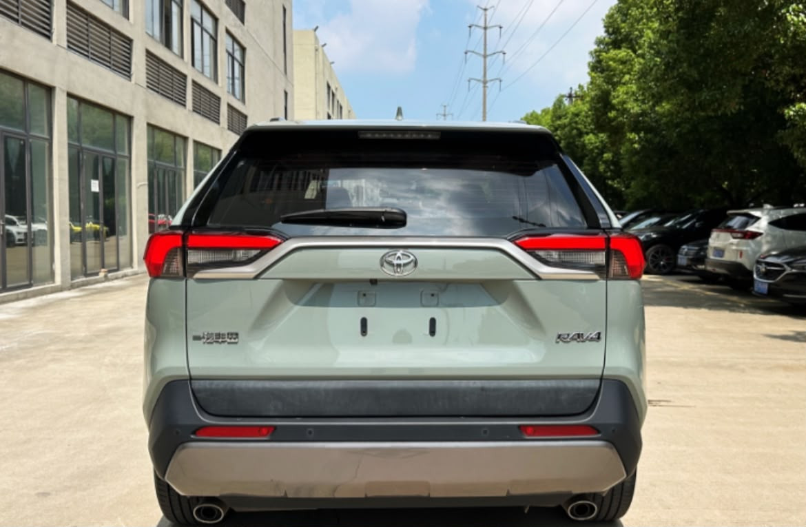 Toyota RAV4 2021 – Édition Premium – Moteur 2,0 L, CVT, 2 roues motrices - Voiture d'occasion clean